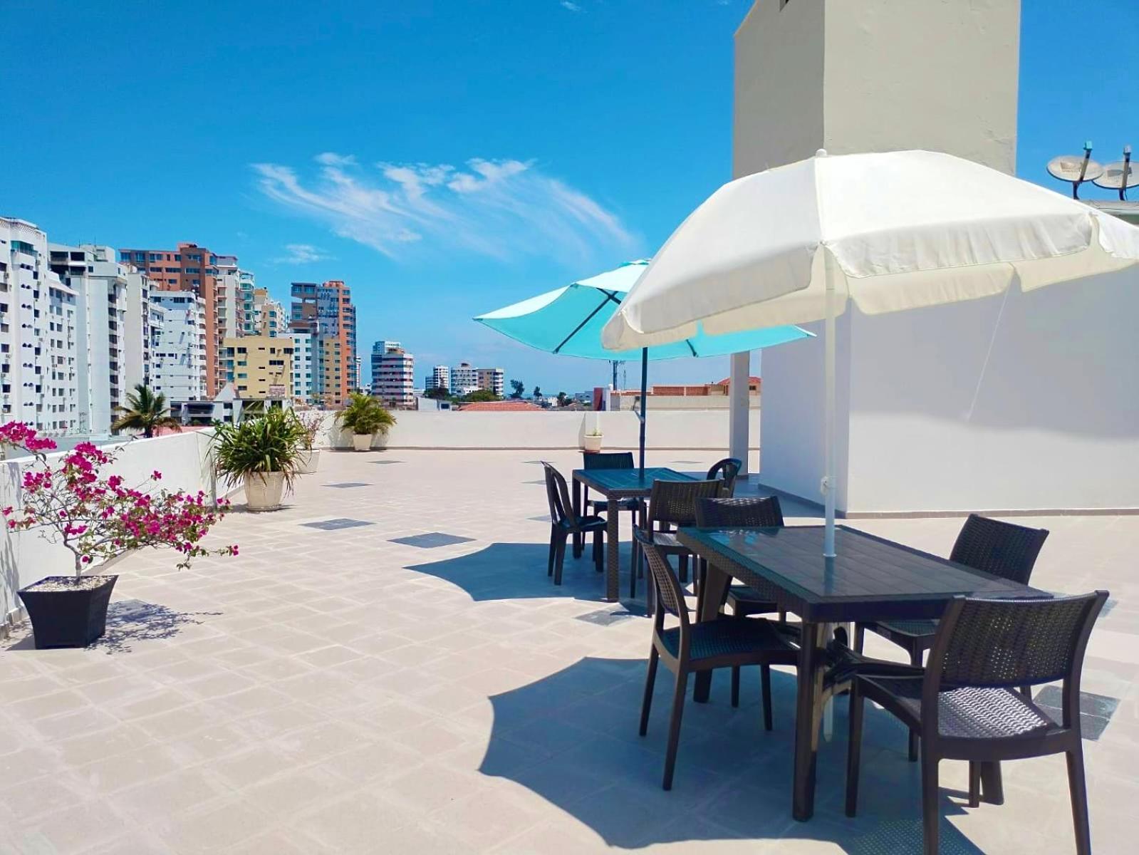 Alojate A Una Calle De La Playa Y Malecon サリナス エクステリア 写真